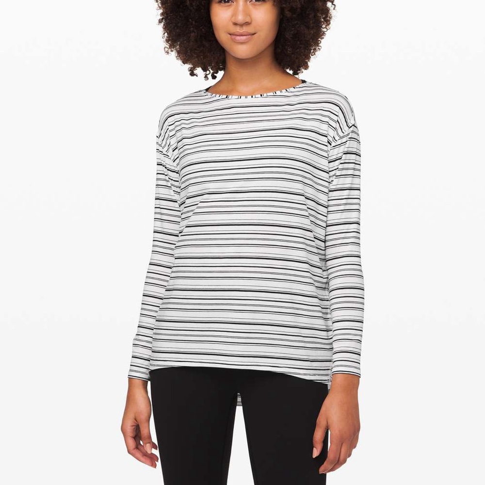 Lululemon Back In Action Long Sleeve Tee in Cut‎ Back Stripe White Black